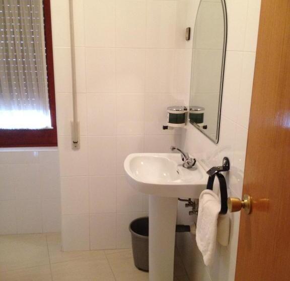 فندق Hostal Cervantes