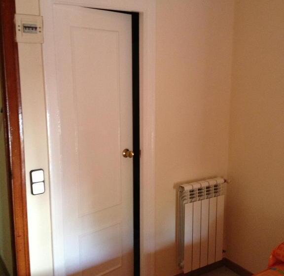 فندق Hostal Cervantes