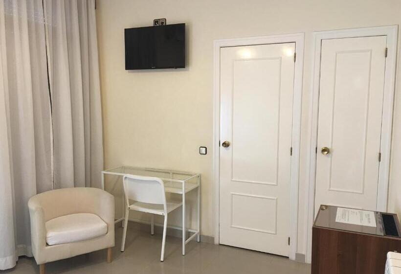 فندق Hostal Cervantes