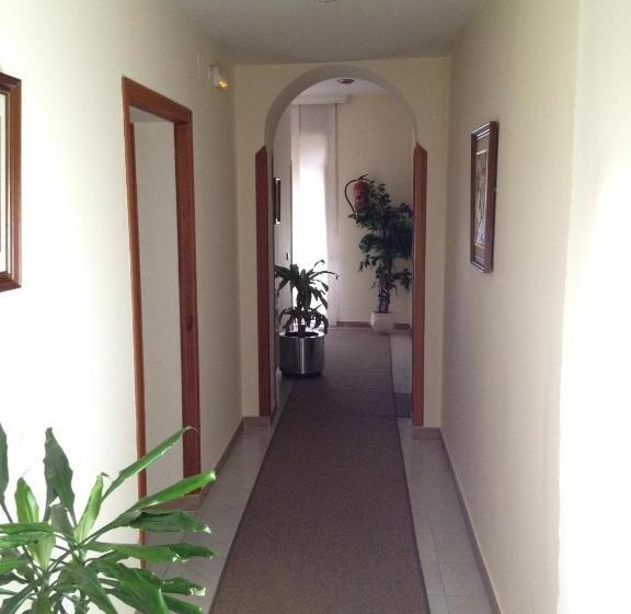 فندق Hostal Cervantes