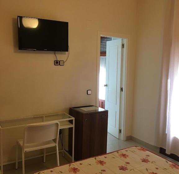 فندق Hostal Cervantes