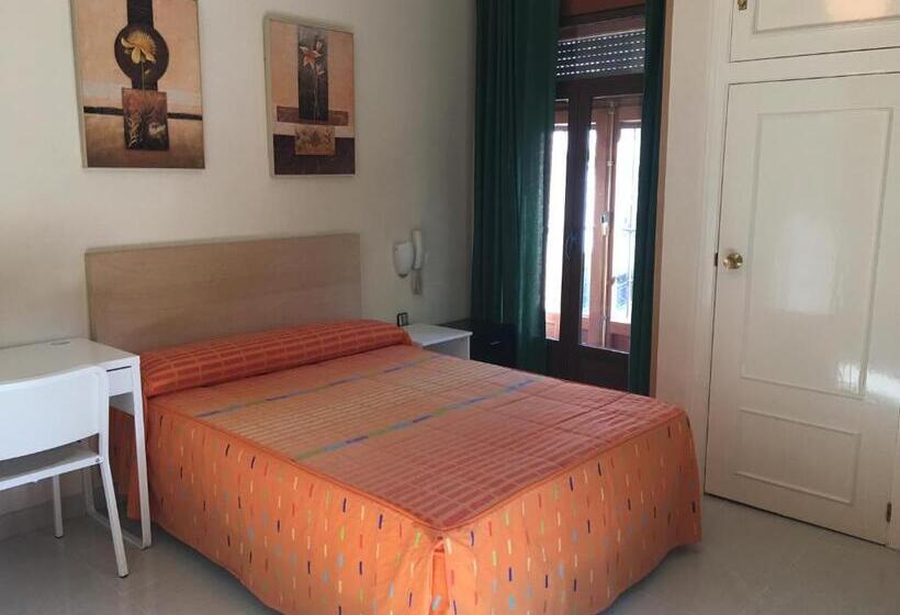 فندق Hostal Cervantes