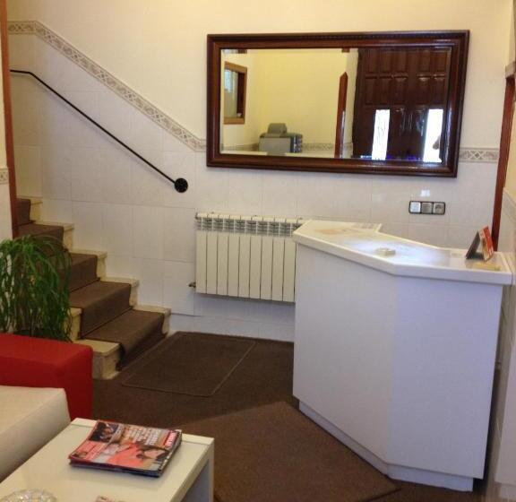 فندق Hostal Cervantes