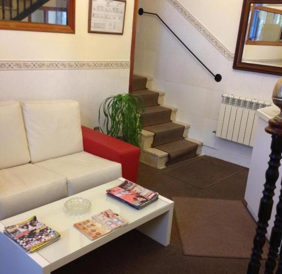 فندق Hostal Cervantes