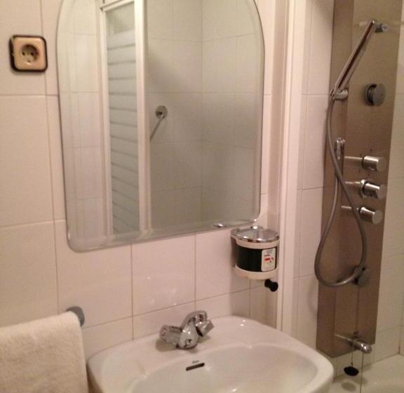 فندق Hostal Cervantes