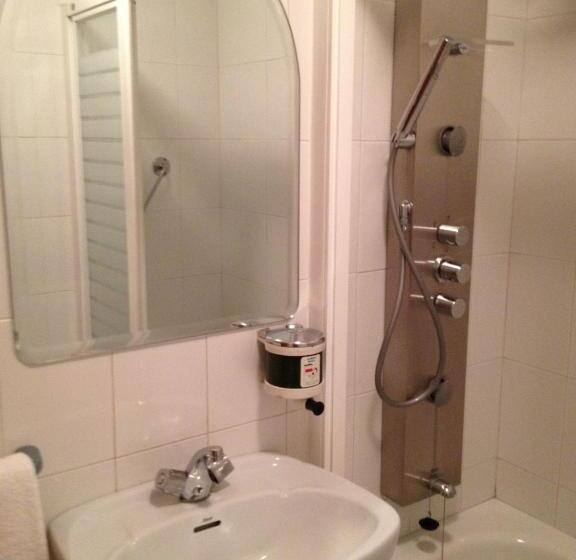 فندق Hostal Cervantes