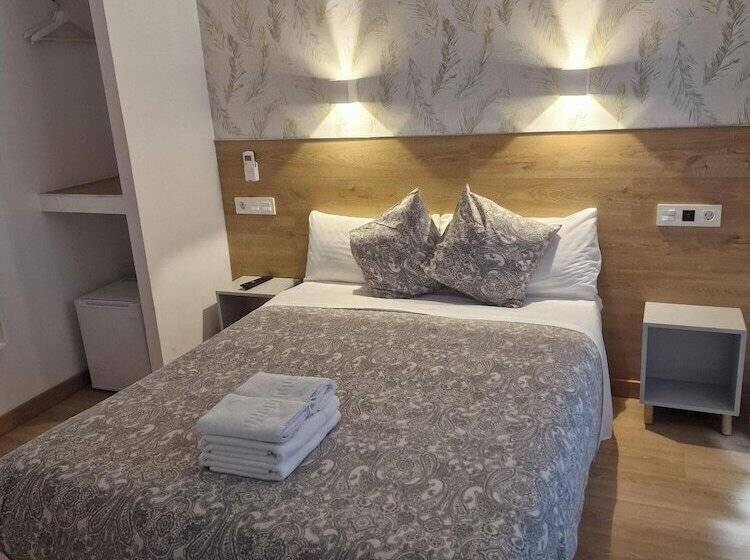 هتل Hostal Comercial