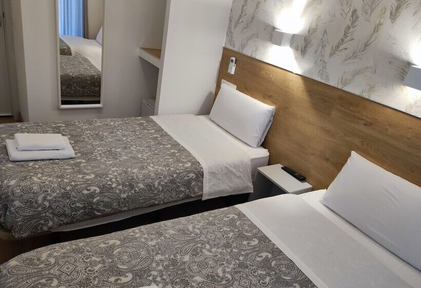 هتل Hostal Comercial