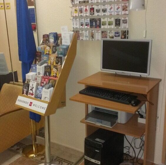 هتل Hostal Cruz Sol