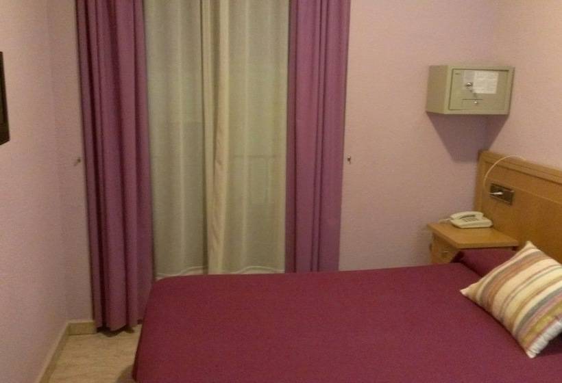 هتل Hostal Cruz Sol