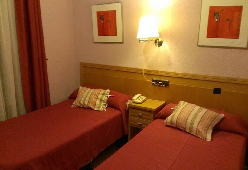 هتل Hostal Cruz Sol