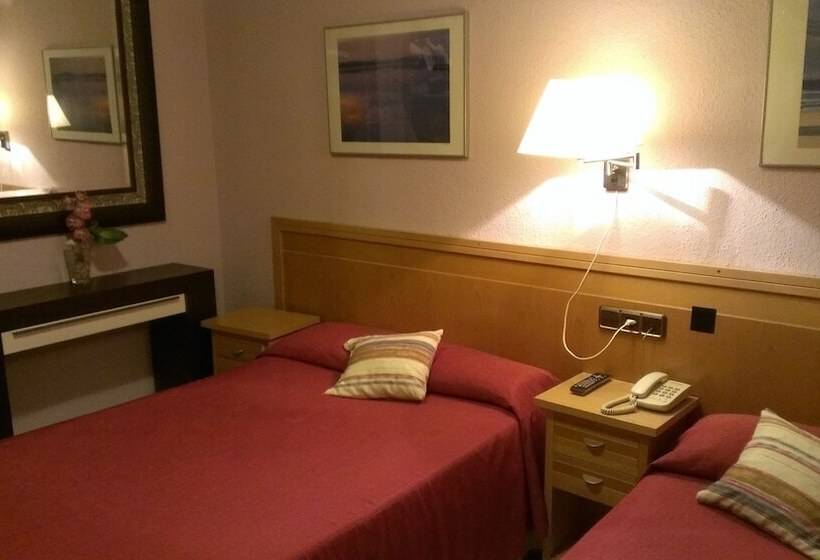 هتل Hostal Cruz Sol