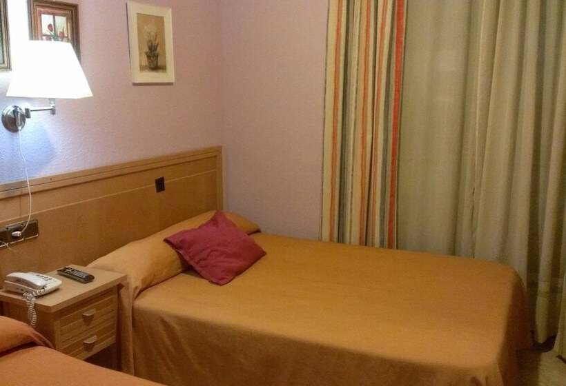 هتل Hostal Cruz Sol