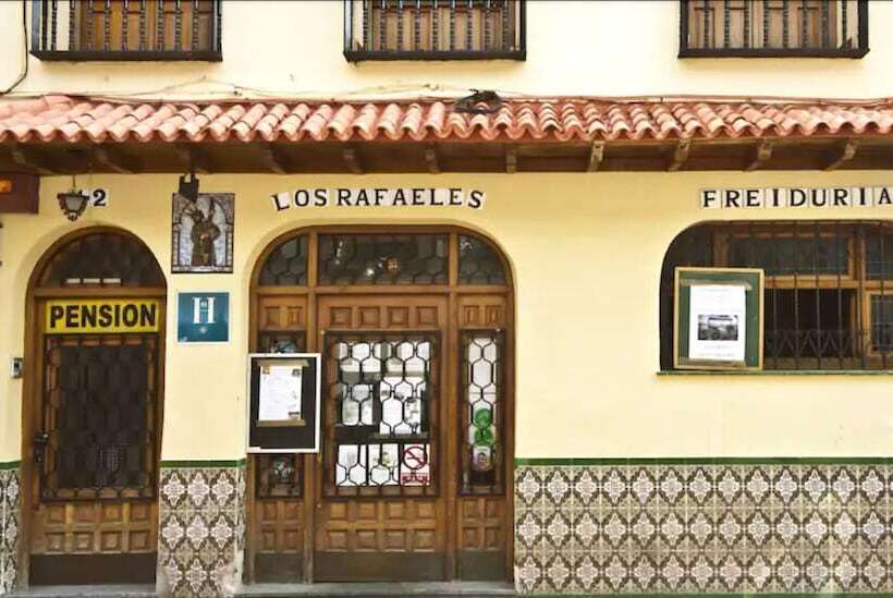 ホテル Hostal El Peine