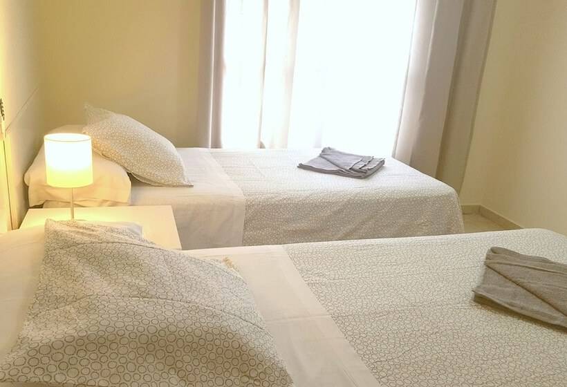 ホテル Hostal El Peine