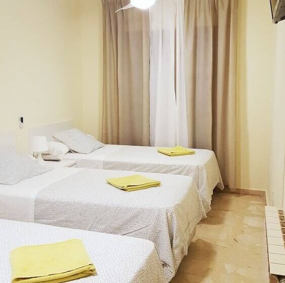 ホテル Hostal El Peine