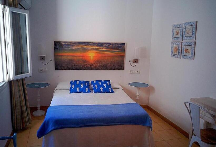 Отель Hostal Enriqueta