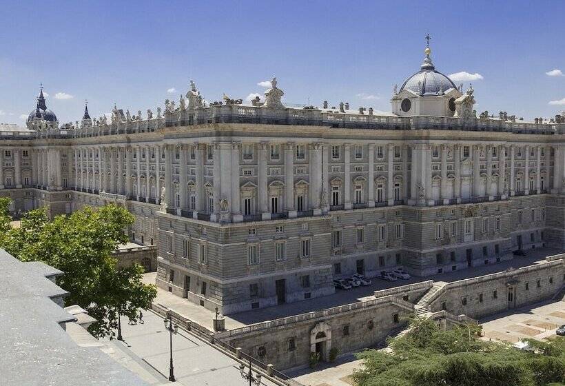 هتل Hostal Esmeralda