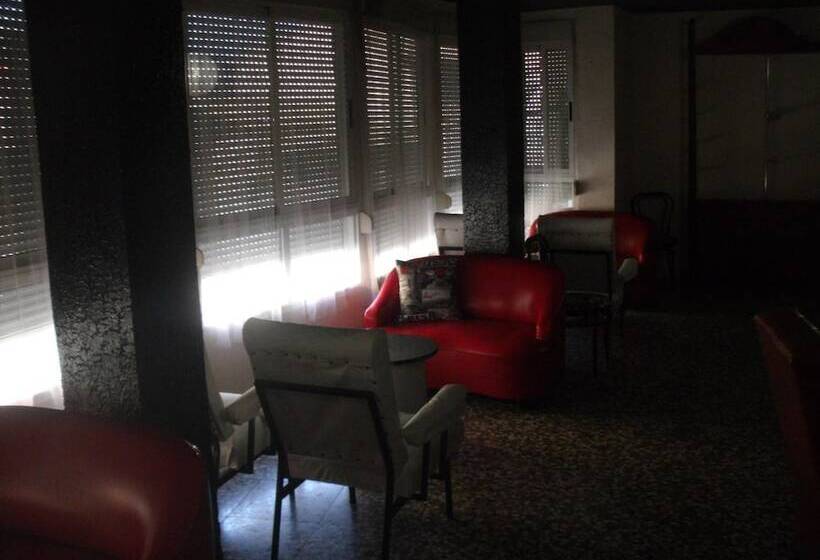 هتل Pensión España 2 Estrellas Cehegin