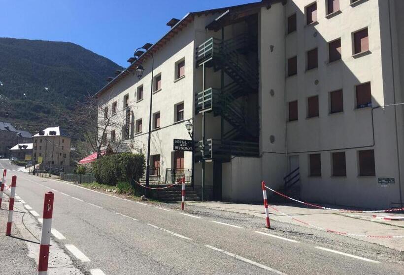 فندق Hostal Fondevila