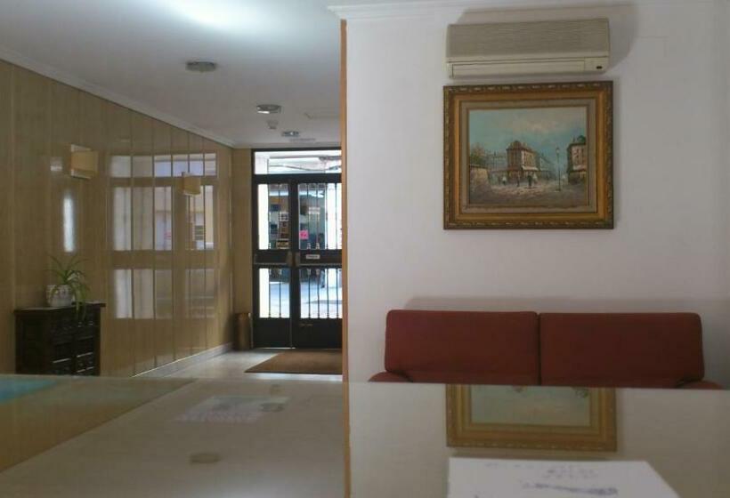 ホテル Hostal Juanito