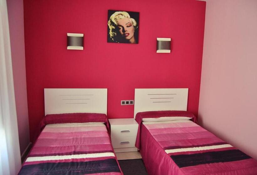 호텔 Hostal La Corte