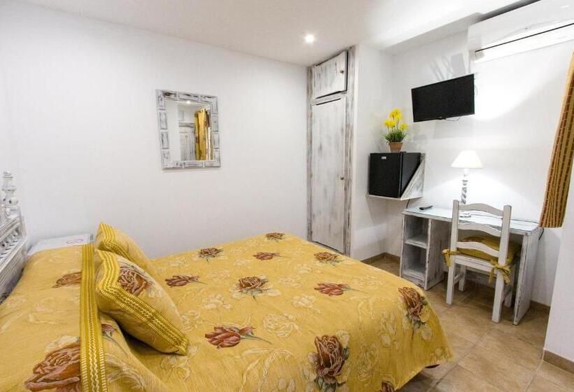 ホテル Hostal La Estrella