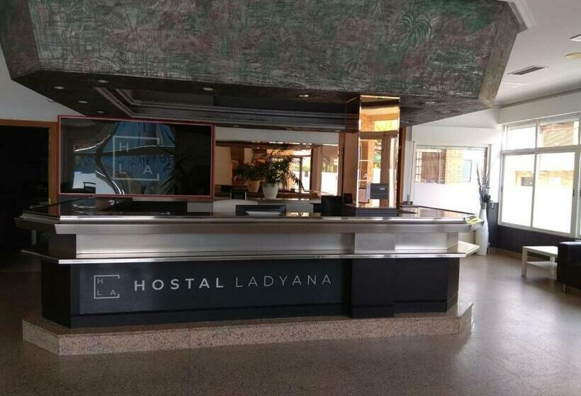 ホテル Hostal Lady Ana Maria