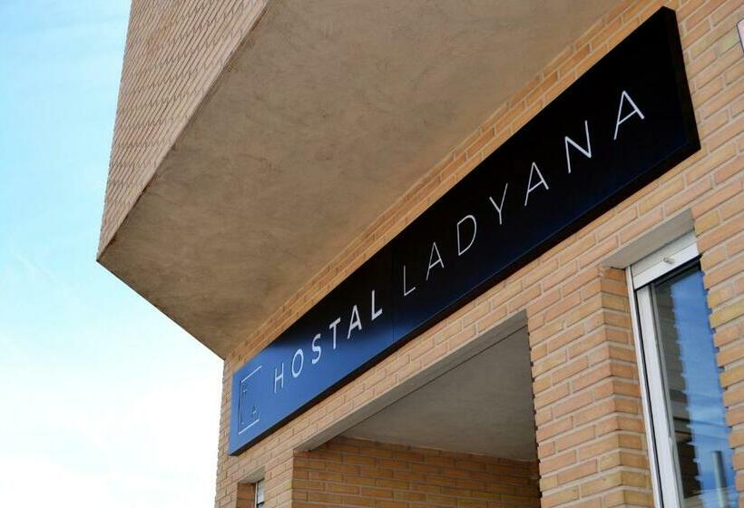 ホテル Hostal Lady Ana Maria