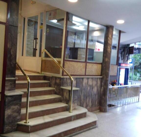 هتل Hostal Lido