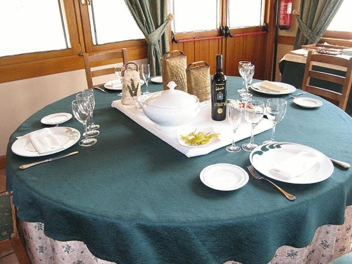 酒店 Hostal Lorentxo