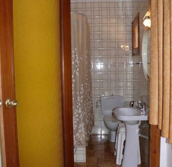 בית מלון כפרי Hostal Muntanya