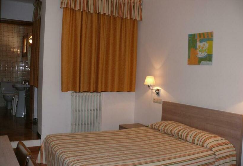 בית מלון כפרי Hostal Muntanya