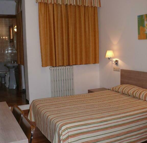 בית מלון כפרי Hostal Muntanya