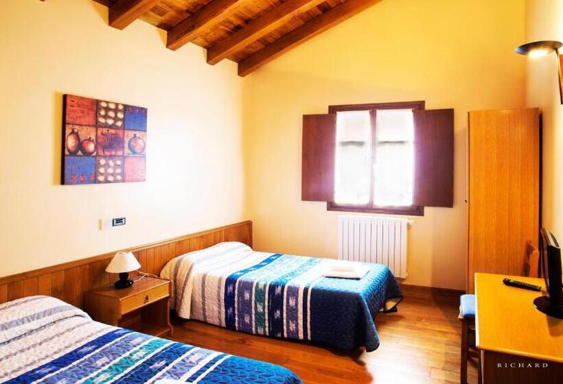 هتل Hostal Musunzar