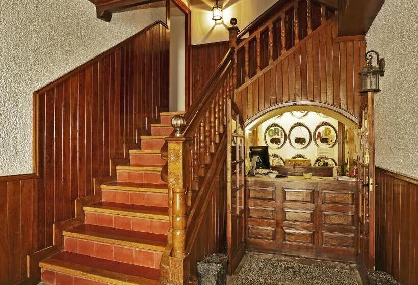 هتل Hostal Orialde