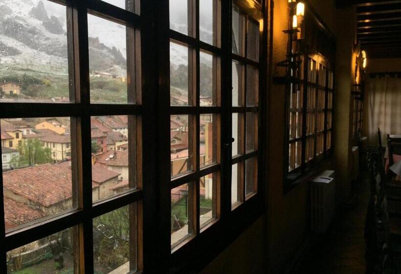 בית מלון כפרי Hostal Pancorbo
