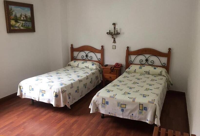 בית מלון כפרי Hostal Pancorbo