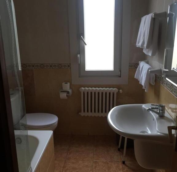 בית מלון כפרי Hostal Pancorbo