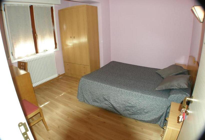 ホテル Hostal Restaurant Jose Luis