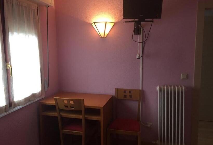 ホテル Hostal Restaurant Jose Luis