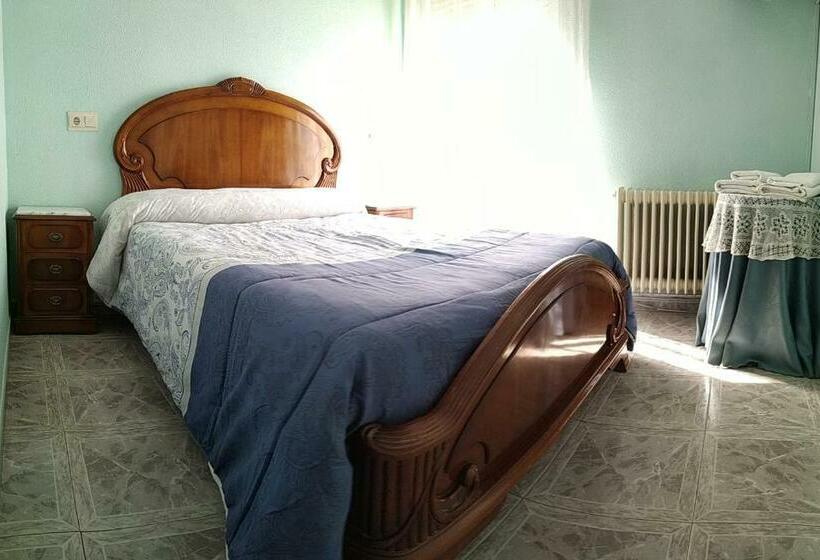 בית מלון כפרי Hostal Restaurante Ceres