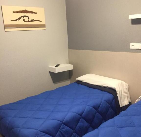 호텔 Hostal Rosales