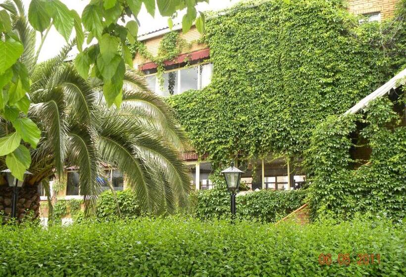 فندق Hostal San José