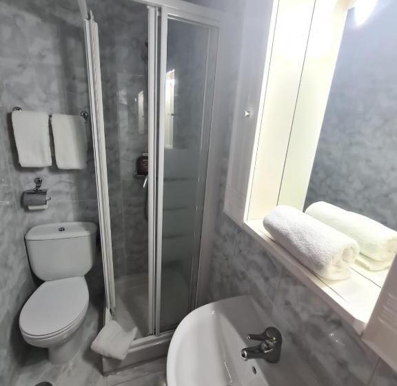 هتل Hostal Sardinero