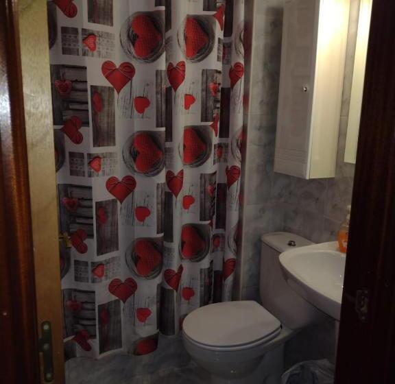 هتل Hostal Sardinero