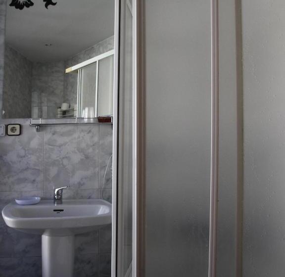 هتل Hostal Sardinero