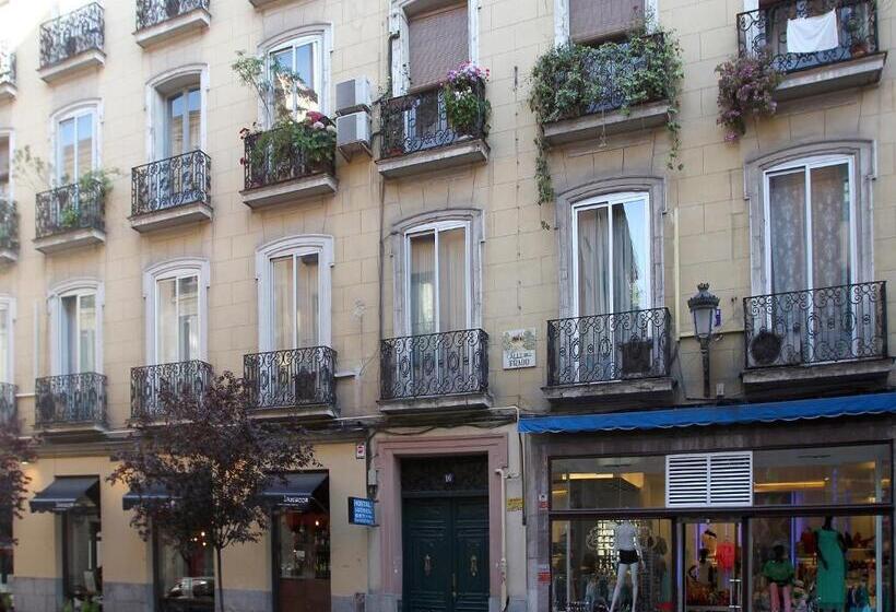 هتل Hostal Sardinero