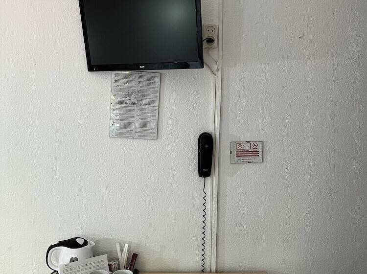 호텔 Hostal Virgen Del Rocio Ii