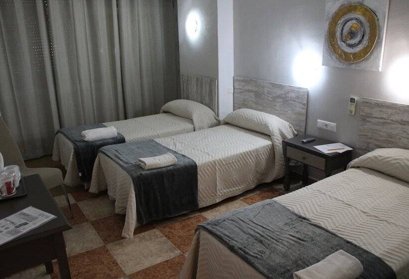 호텔 Hostal Virgen Del Rocio Ii